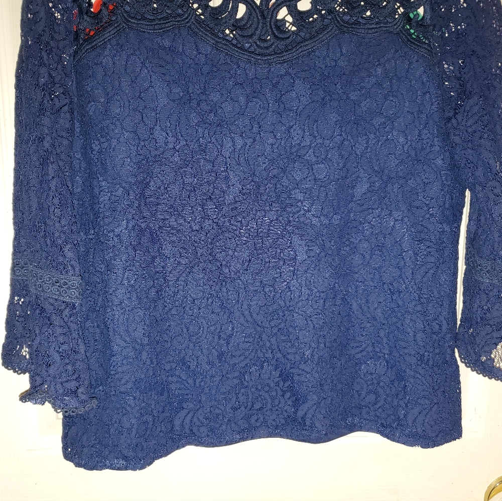 5 for $25 | Rafaella Floral Lace Crochet Neck Quarter Sleeve Blouse *Slight Flaw - Picture 8 of 10